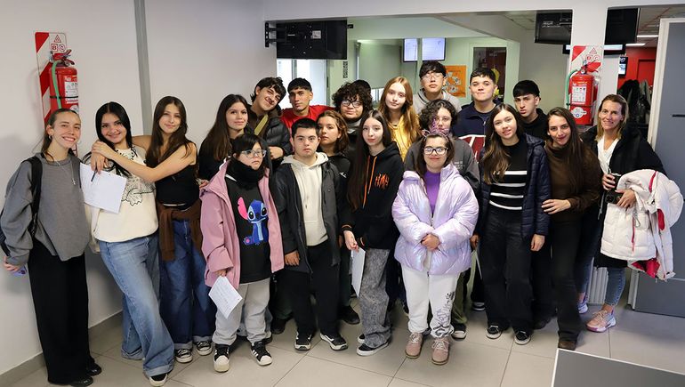 Los chicos recorrieron la redacción y se sacaron dudas sobre el funcionamiento del diario.