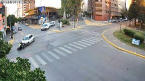 Se conoció el video del conductor que atropelló a un inspector de tránsito para evitar un control | LM Neuquen Se conoció el video del conductor que atropelló a un inspector de tránsito para evitar un control