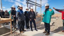 Horacio Marín y Alfredo Cornejo visitaron el Parque Solar El Quemado de YPF Luz.
