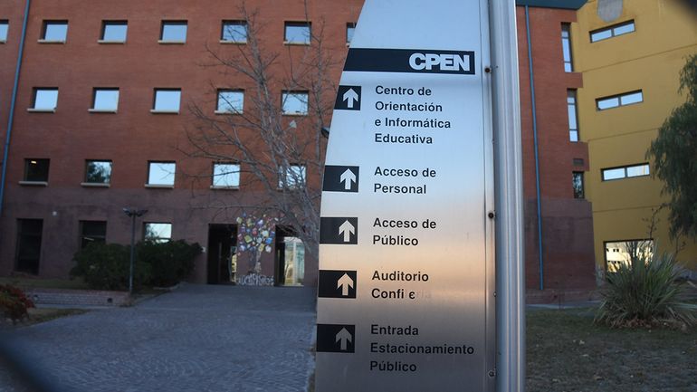 El escándalo de las carpetas médicas truchas en Educación