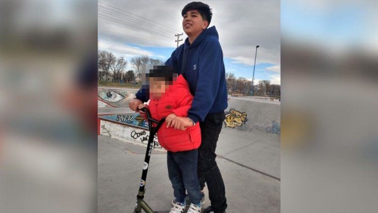 La historia de Santiago, el loco del monopatín por el que llora Chos Malal