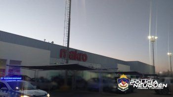 atraparon a mecheras que robaron $11.000 en carne y fiambres atraparon a mecheras que robaron $11.000 en carne y fiambres