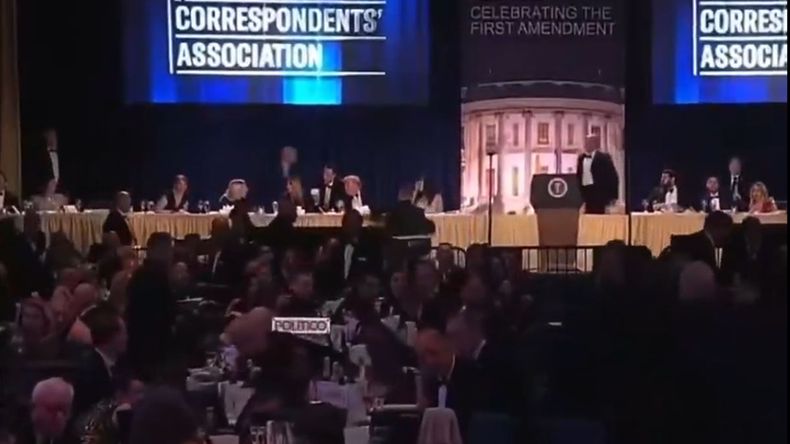 Disparos en una cena en la que el Servicio Secreto de EE.UU. debió evacuar a Trump. | LM Neuquen Disparos en una cena en la que el Servicio Secreto de EE.UU. debió evacuar a Trump.