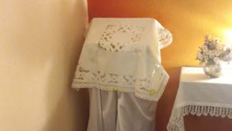 Robaron una biblia de la Catedral de Comodoro Rivadavia.