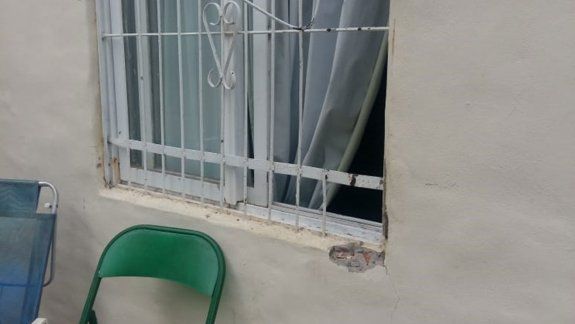 le robaron una compu y reposeras mientras trabajaba