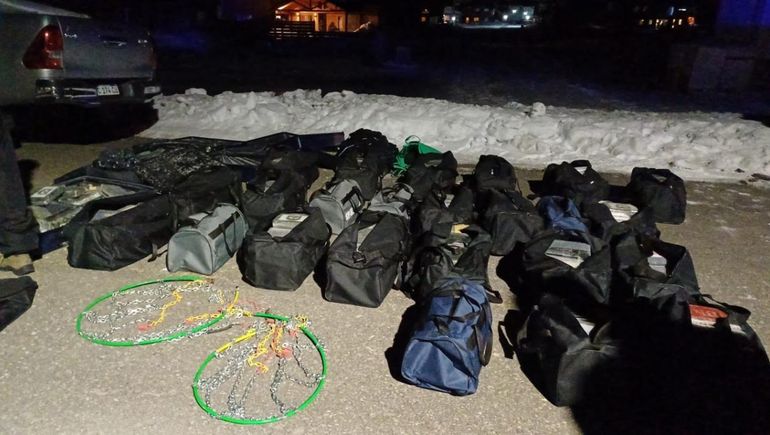 Un importante operativo secuestró más de 700 kilos de cocaína. Un importante operativo secuestró más de 700 kilos de cocaína.