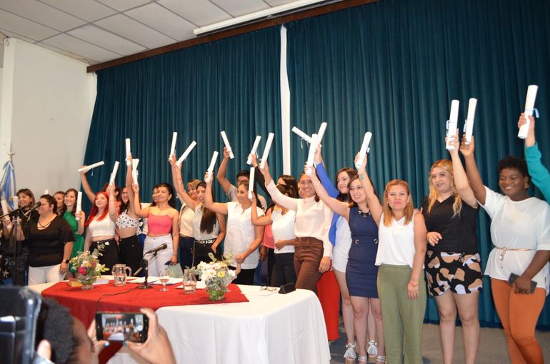 En cinco carreras de la UNCo, la mayoría de las egresadas son mujeres