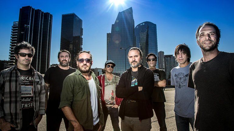La banda se formó el 24 de diciembre de 1995.