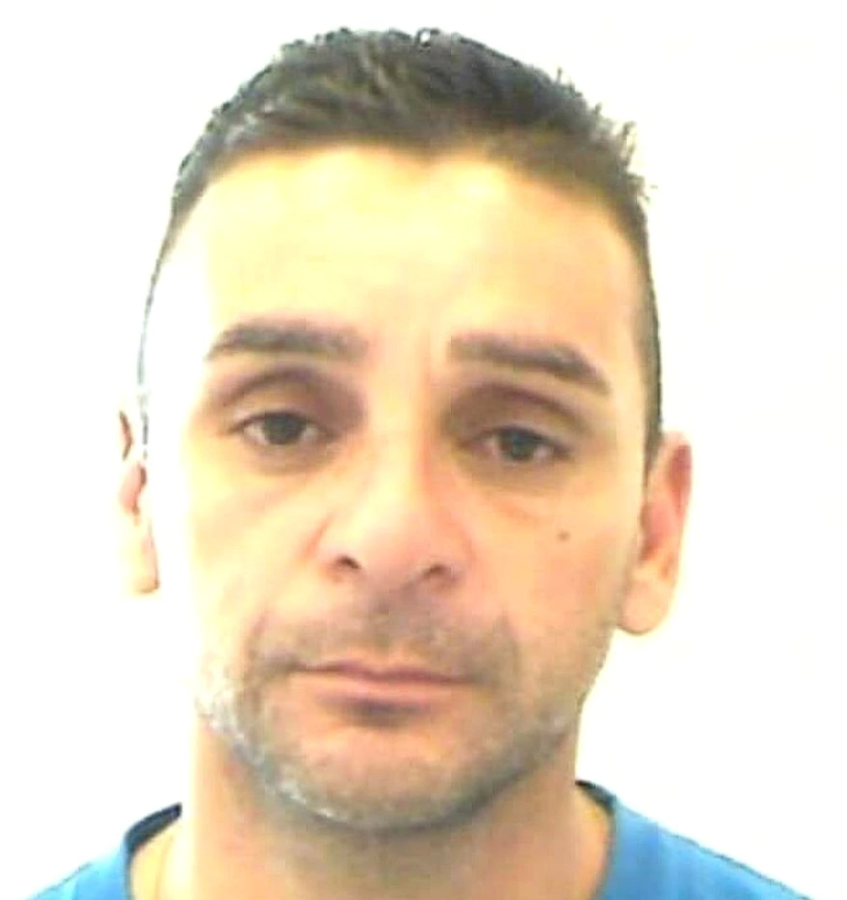 Asesinan a puñaladas a un joven mientras atendía una panadería