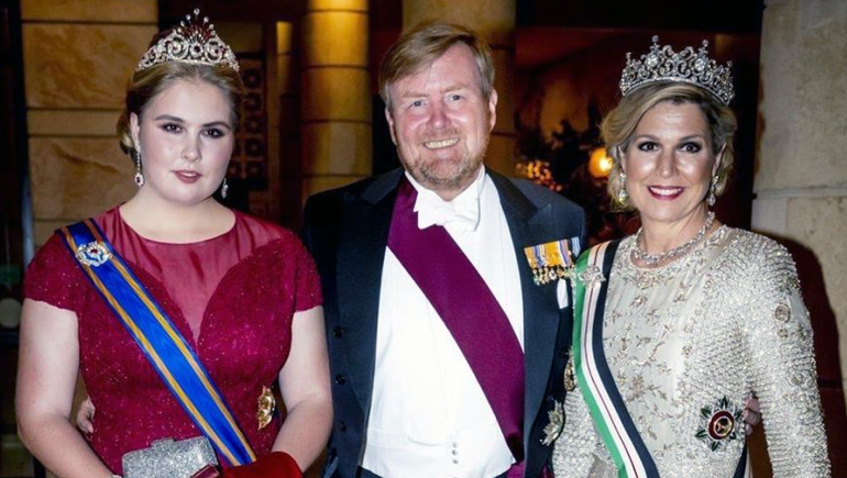 La princesa Catalina Amalia de Orange y sus padres, los reyes Guillermo y Máxima de Países Bajos. La princesa Catalina Amalia de Orange y sus padres, los reyes Guillermo y Máxima de Países Bajos.