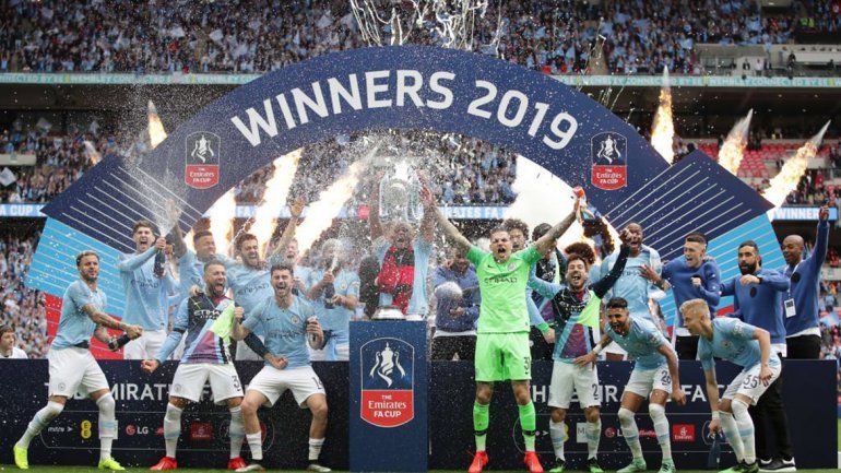 Histórico triplete del City agranda la leyenda de Agüero