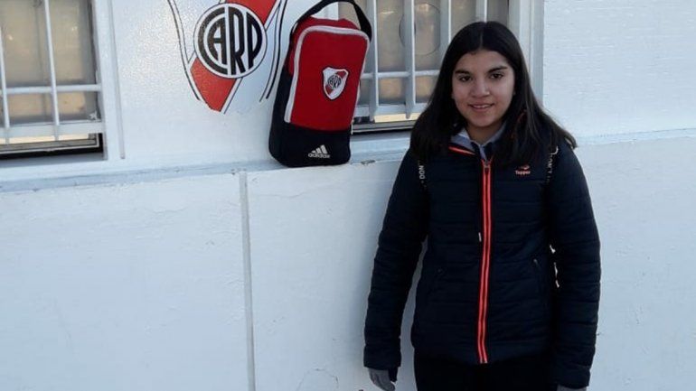 Marianela (derecha) y su visita al Monumental en la primera prueba .