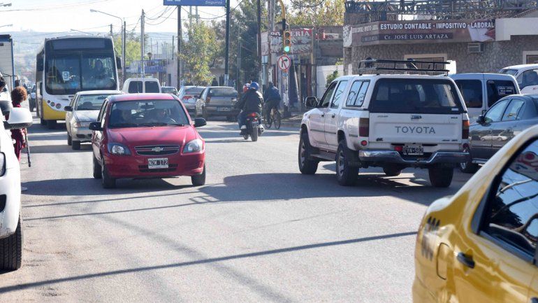 El flujo de personas que se mueve en los barrios es denso
