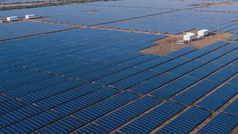 La impresionante planta de energía solar en China