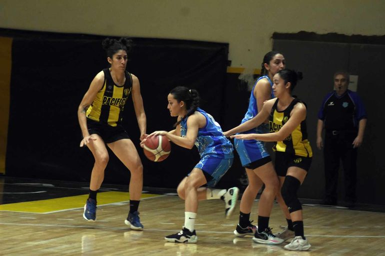 Las Decanas superaron en casa a Centenario. Las Decanas superaron en casa a Centenario. 