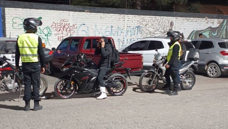 En un finde caluroso, la Muni secuestró 12 motos por alcoholemia y ruidos molestos