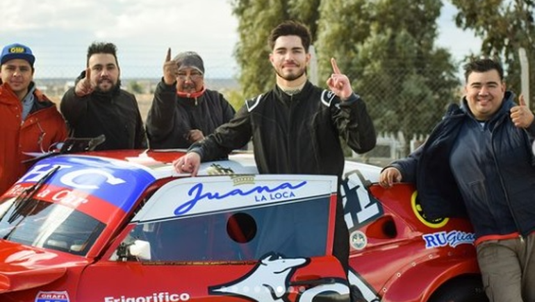 Pérez Nonnenmacher festeja junto a su equipo.&nbsp;