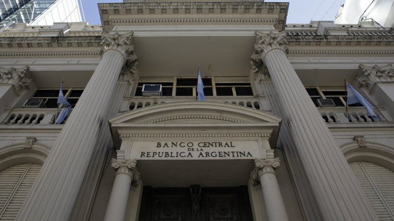 Inflación al acecho: el Banco Central sale a bancar la tasa del 40%