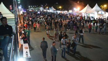 Los ediles de Plottier también pensaron en un pase familiar, al costo de tres entradas. Los ediles de Plottier también pensaron en un pase familiar, al costo de tres entradas.