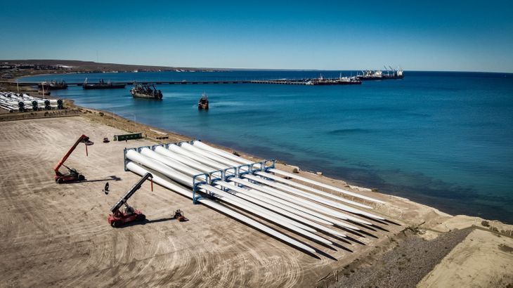 Los componentes eólicos para el parque La Flecha. (Imagen: Gob. Chubut) Los componentes eólicos para el parque La Flecha. (Imagen: Gob. Chubut)