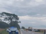 Frenó en la ruta porque se le rompió el auto y murió atropellado por un camión