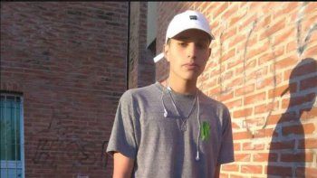 lo acuso de robarle a una turista, le pego y lo mato