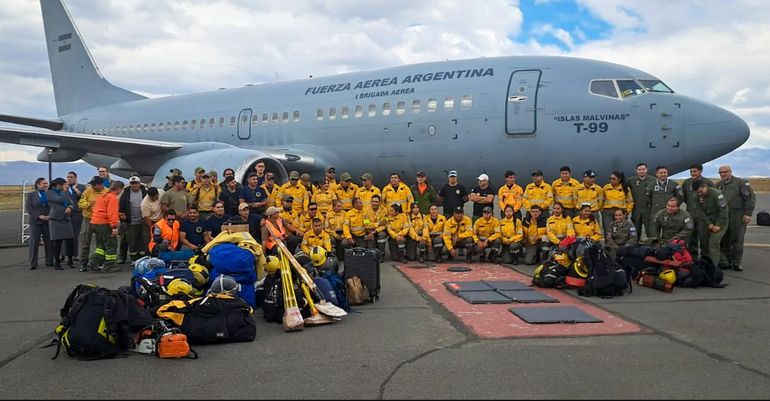 Brigadistas de Tucumán y Salta llegaron a la zona cordillerana de Chubut para sumarse al operativo de combate de los incendios. Brigadistas de Tucumán y Salta llegaron a la zona cordillerana de Chubut para sumarse al operativo de combate de los incendios.