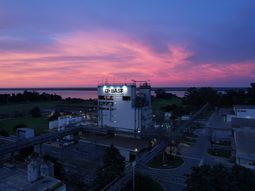 BASF firmó un acuerdo con Genneia para abastecer sus operaciones productivas con energía eléctrica de origen renovable. BASF firmó un acuerdo con Genneia para abastecer sus operaciones productivas con energía eléctrica de origen renovable.