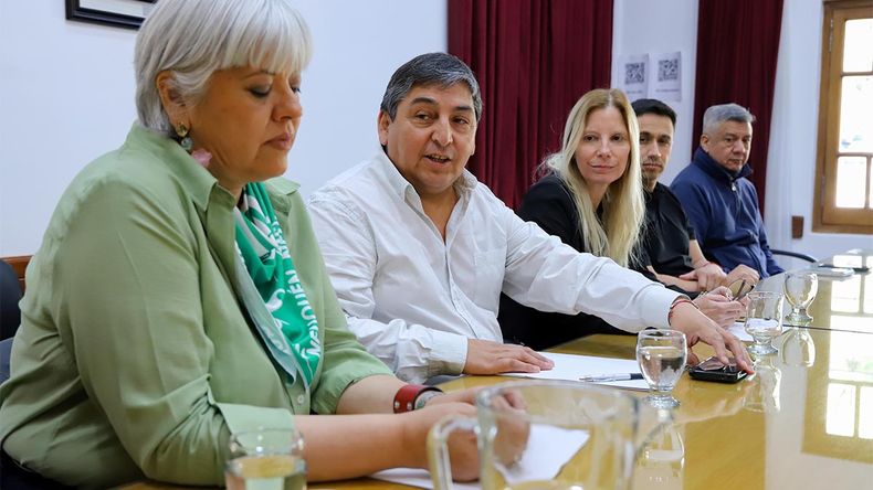 Hubo acuerdo con ATE: se termina el paro y vuelven las clases a Neuquén | LM Neuquen Hubo acuerdo con ATE: se termina el paro y vuelven las clases a Neuquén