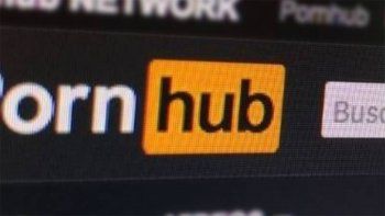 PornHub libera el contenido porno para Francia y España