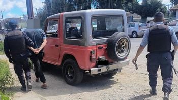 El allanamiento se llevó a cabo poco después del mediodía. | LM Neuquen El allanamiento se llevó a cabo poco después del mediodía.