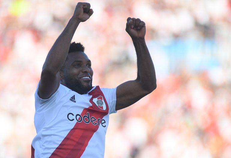 El resumen y los goles de River 4-Betis 0 en el adiós de Gallardo y Pinola