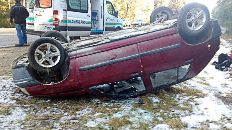 Dos autos se accidentaron en la misma curva