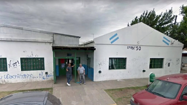 Golpeó al maestro de su hijo: no lo quería porque era hombre