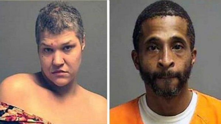 Crystal Hotlosz se ofrecía en internet como una mujer hermosa y grande. Mark Robbins también fue detenido.