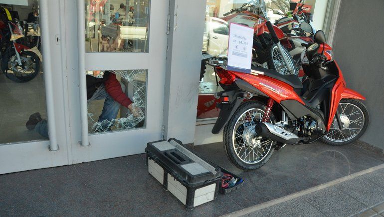 Comerciantes en la mira de los rompevidrios: se lamentan por los robos y los costos de reposición