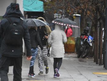 Por estas días, es llamativo a pesar de las fuertes heladas y bajas temperaturas, que el SMN no haya emitido ningún tipo de alerta climática, pero esto tiene una explicación.