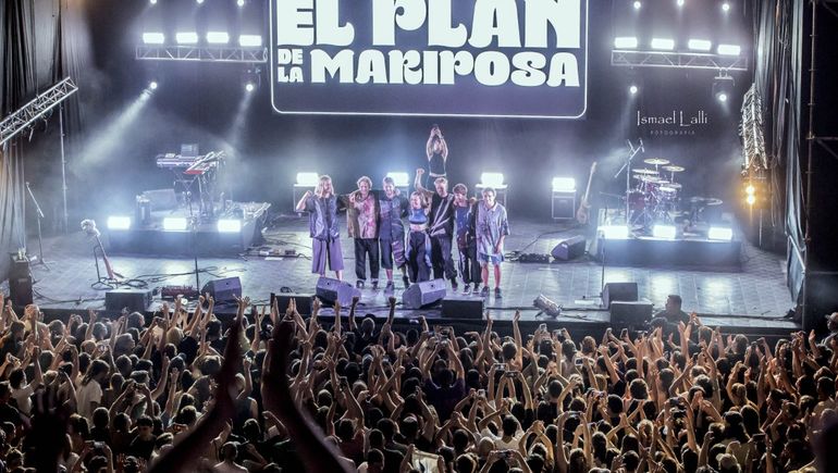 En 13 fotos, así se vivió el impresionante show de El Plan de la Mariposa en Neuquén