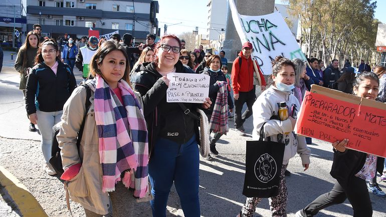Una de las tantas marchas de ATE Salud Neuquén. Una de las tantas marchas de ATE Salud Neuquén.