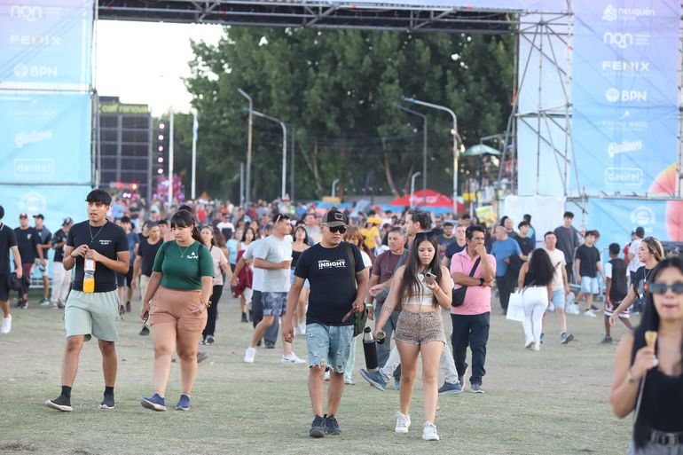 ¿Se viene el agua? qué dice el pronóstico para la última noche de la Fiesta de la Confluencia