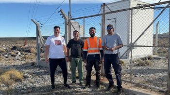 Autoridades de Santo Tomás con representantes de la empresa Movistar. Autoridades de Santo Tomás con representantes de la empresa Movistar.