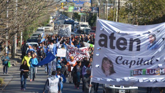 ATEN marcha desde el este y oeste a Casa de Gobierno