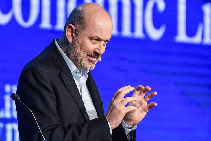 Con caída del empleo formal y apertura comercial en marcha, Federico Sturzenegger emerge como el principal impulsor de que el plan económico se ejecute sin desvíos.