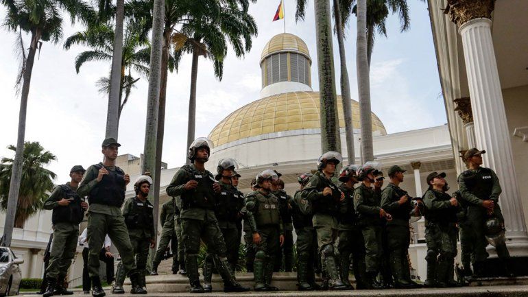 Chavismo impide que el Parlamento pueda sesionar