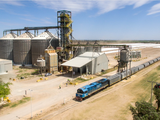 Infraestructura de acceso ferroviario que Cargill proyecta ampliar en su planta industrial.