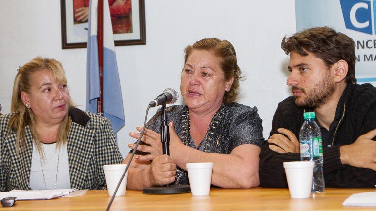 Se confirmó que Alicia Sifuentes (derecha) es la madre de Julio Manzini. 