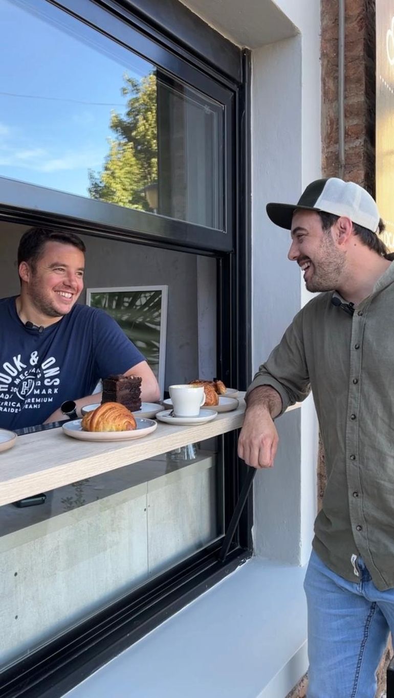 La ventana de take away para llevarte tu café a donde quieras. La ventana de take away para llevarte tu café a donde quieras.