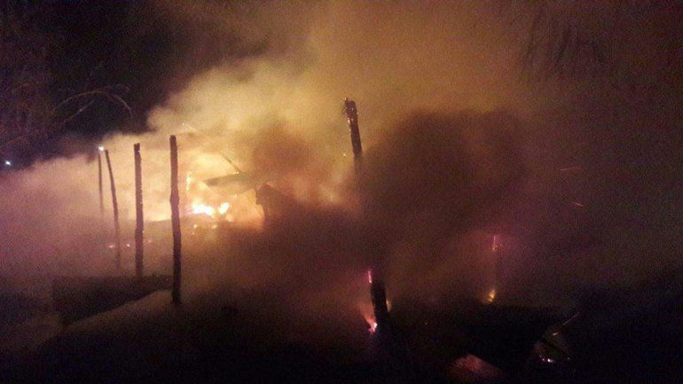 En menos de tres minutos, el fuego consumió una iglesia evangélica