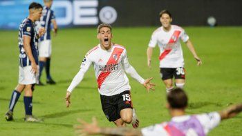 river, por una cabeza: el pibe girotti entro y la metio y bologna figura river, por una cabeza: el pibe girotti entro y la metio y bologna figura