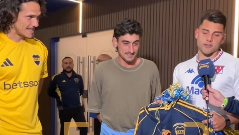 El emotivo momento donde Nacho Russo recibió la camiseta homenaje de Boca a su padre